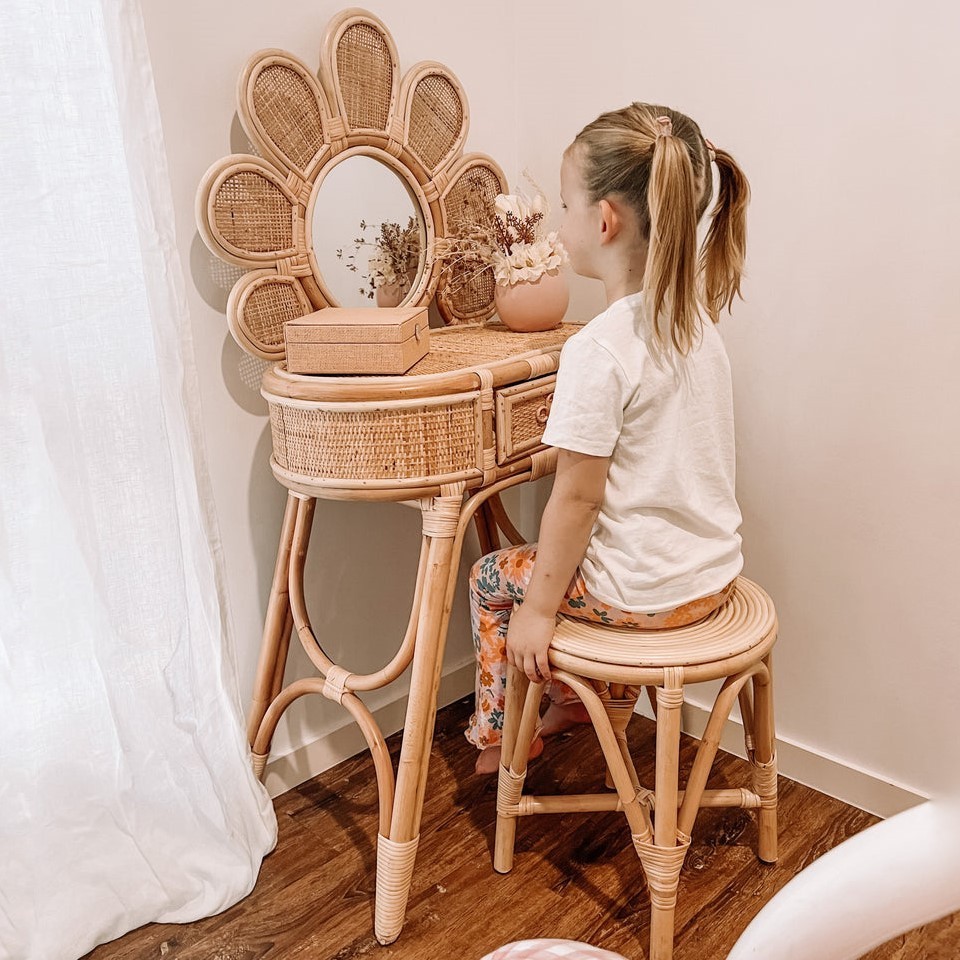 Rattan mirrored makeup vanities with cute flower design eco friendly furniture vanity table and chair set for children