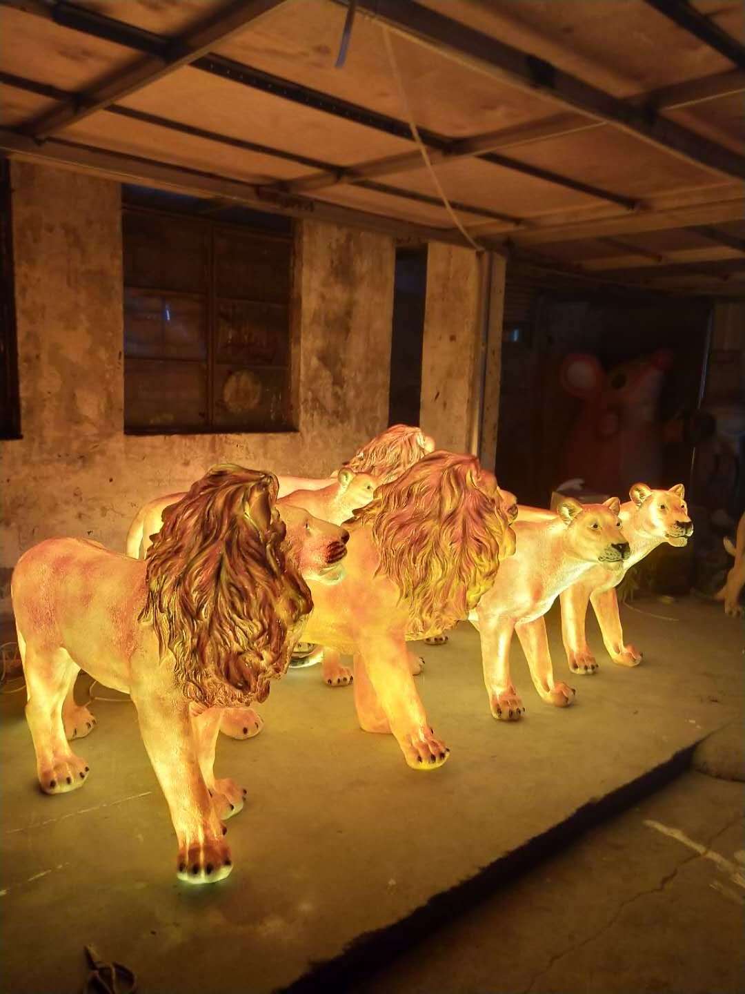 lion safari stuffed animals theme/ 3d props lion figurine/ life size giraffe lion statue outdoor lighting sculpture