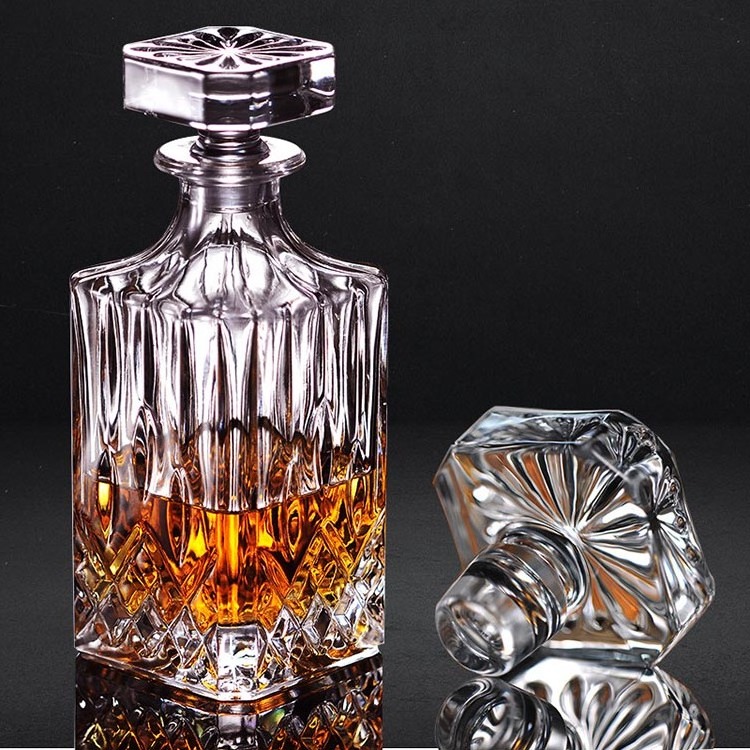 Glass decanter manufacturer alcohol liquor tequila whisky brandy vodka decanter with wooden box best gift for men