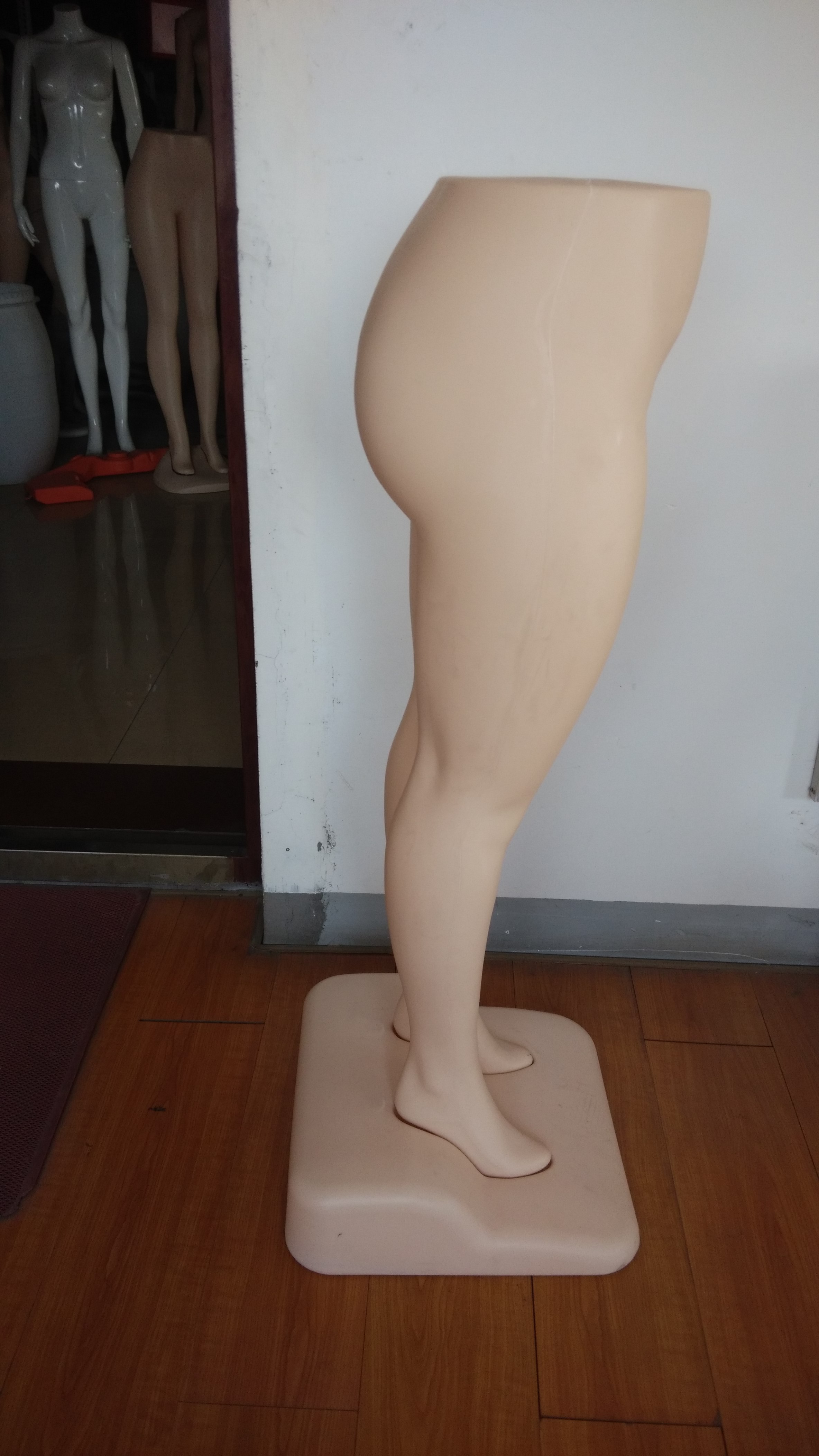 Full Body Dummy Female Big Butt Long Legs PE Plastic Mannequin Plastic Female Mannequin Women Full Body Plastic Dummy Boutique W