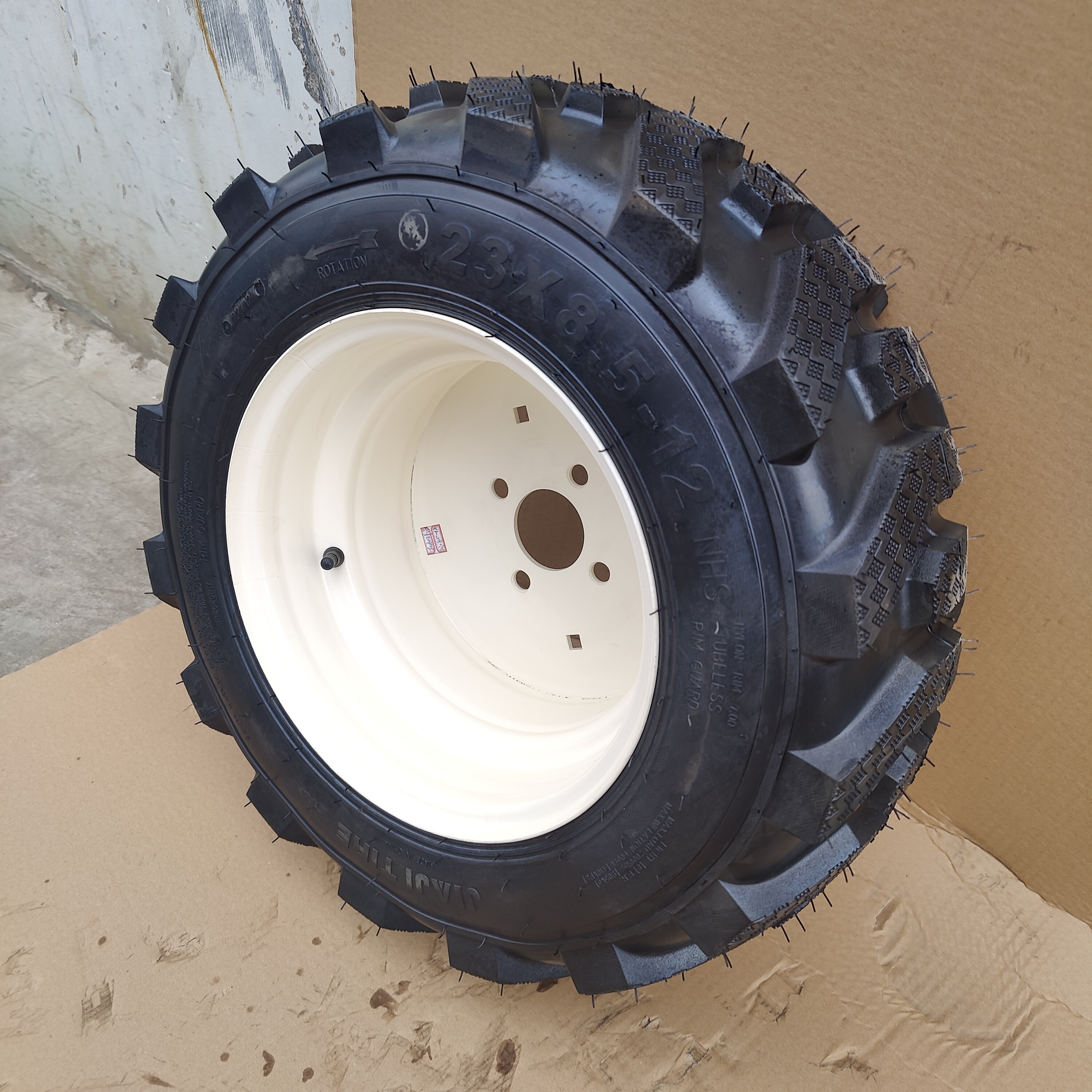 High Performance Wheels ATV And UTV Tires 23x8.5-12 25x8-12 22x10-12 Tyre And Rim Assembly Solid Skid Steer Tires 8PR