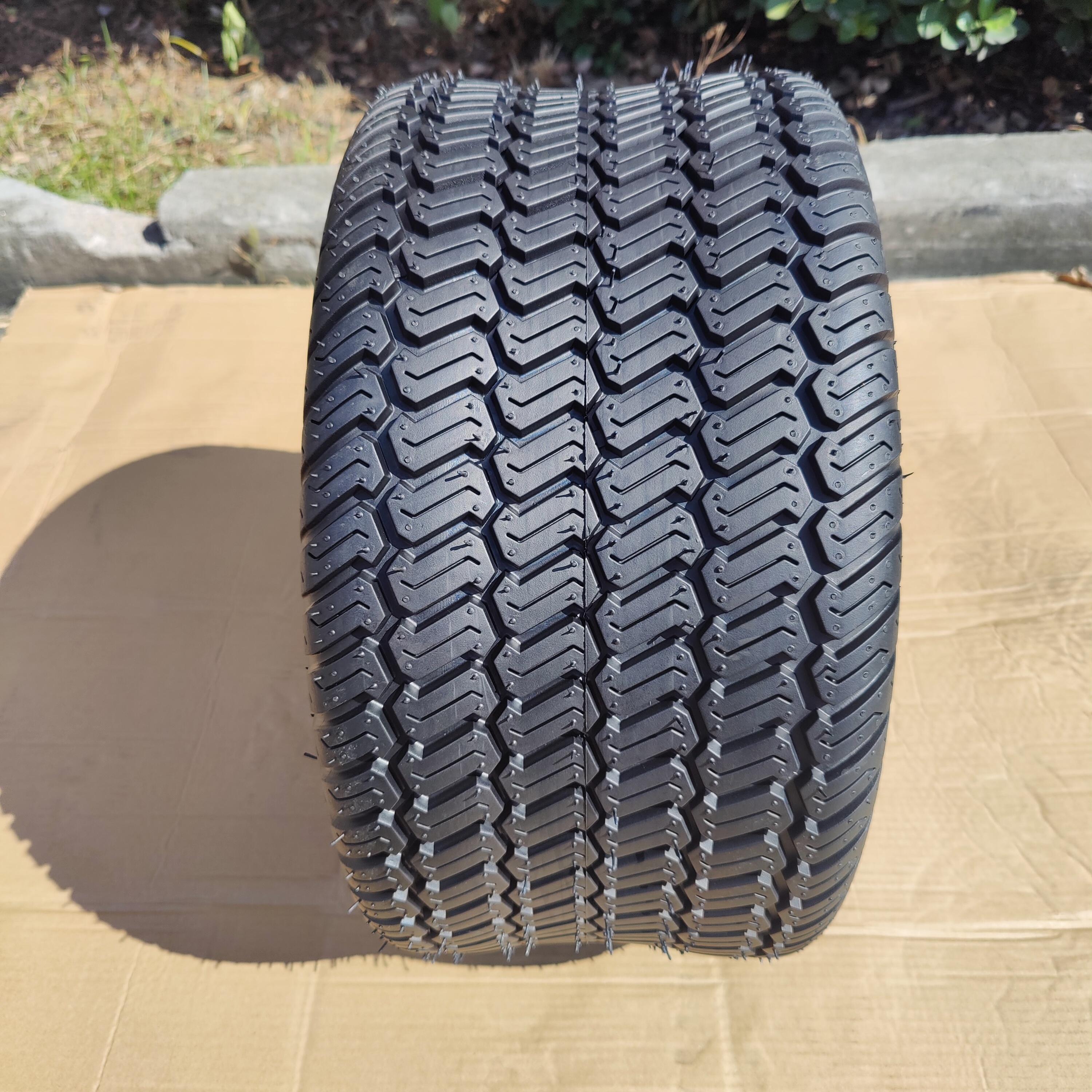 20x10.00 -8 Lawn Mower Tires Tubeless Turf Tire for Riding Lawnmower Garden Tractor