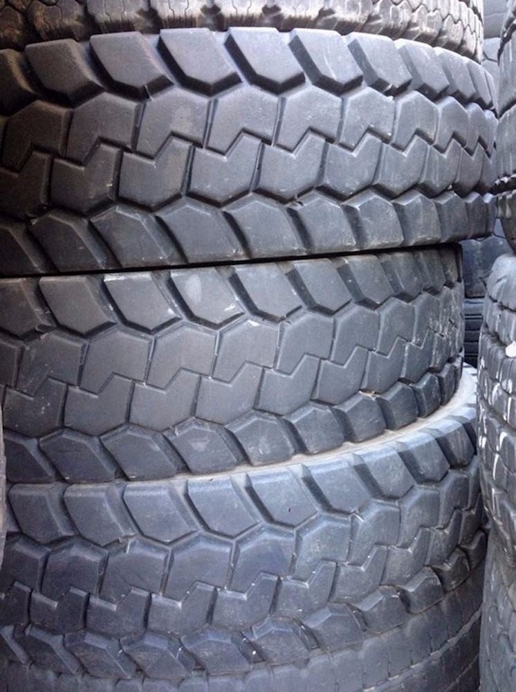 Toyo Yokohama Michelin 295/80R22.5 275/80R22.5 import used truck tire tyre, casings for recapping, retreading Japan