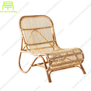 Outdoor Sun Lounger Rocking Chair For Elderly Adults Bamboo Garden Chair Modern Creative Design Outdoor Wooden Sunbed