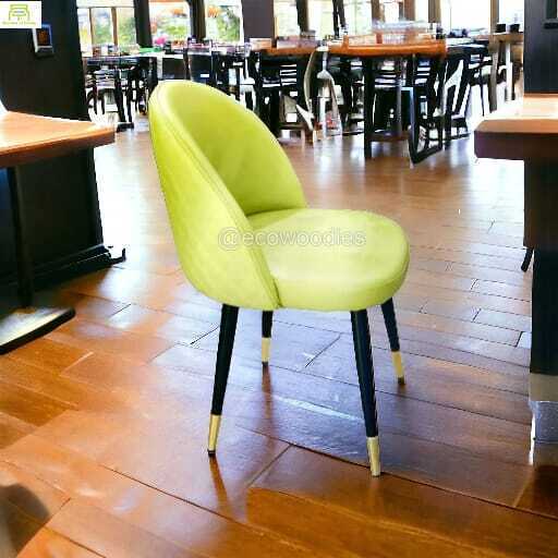 Dining Room Furniture Solid Wood Frame Coffee Shop Hotel Comfortable Wooden Cafe Chair With Boucle Fabric Cushion