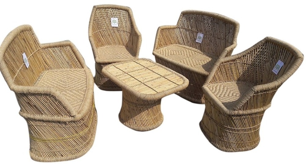 2022 100% Eco Friendly Handicraft Bamboo Cane Garden Table Set And Chairs Set Of 4 Outdoor Furniture For Waiting Room Patios