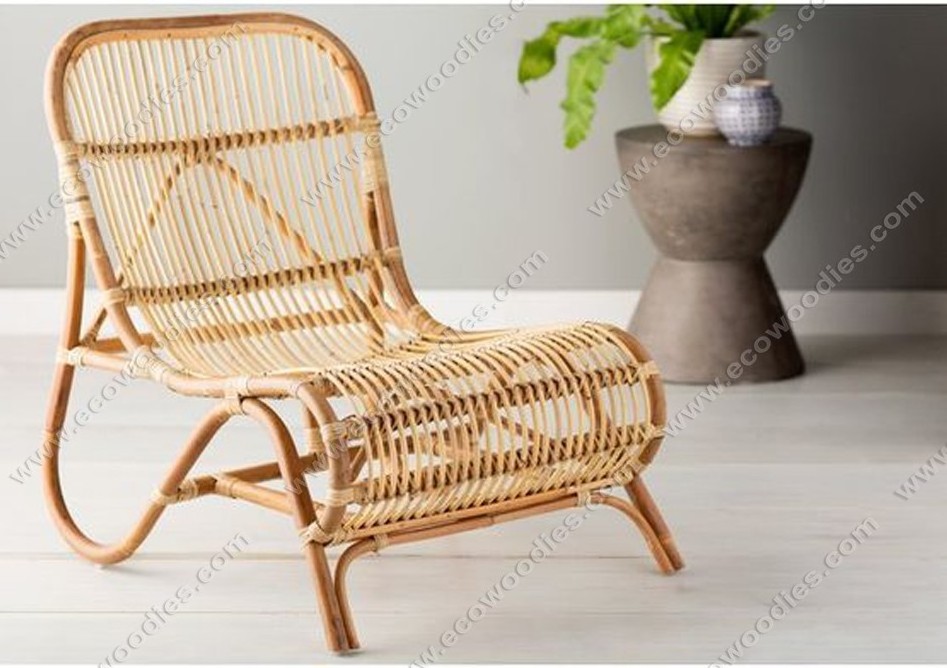 Outdoor Sun Lounger Rocking Chair For Elderly Adults Bamboo Garden Chair Modern Creative Design Outdoor Wooden Sunbed