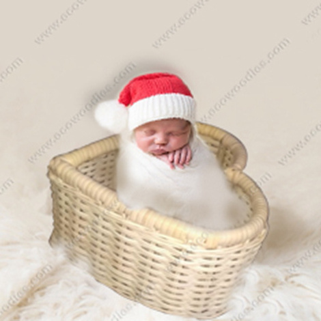 2021 Hot sale hand carry decorative heart shaped portable basket cute heart newborn photography prop baby cot eco friendly bed