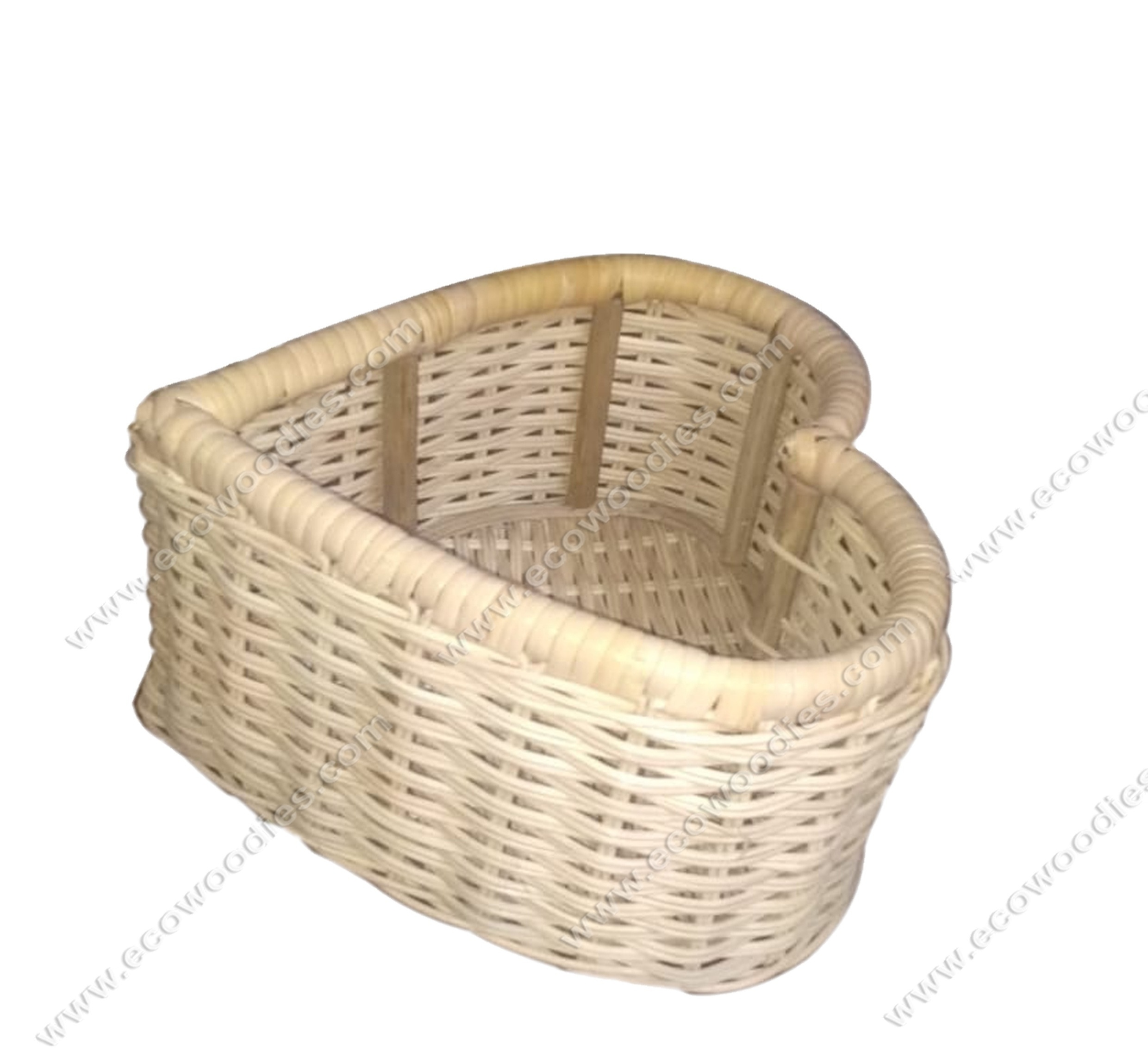 2021 Hot sale hand carry decorative heart shaped portable basket cute heart newborn photography prop baby cot eco friendly bed