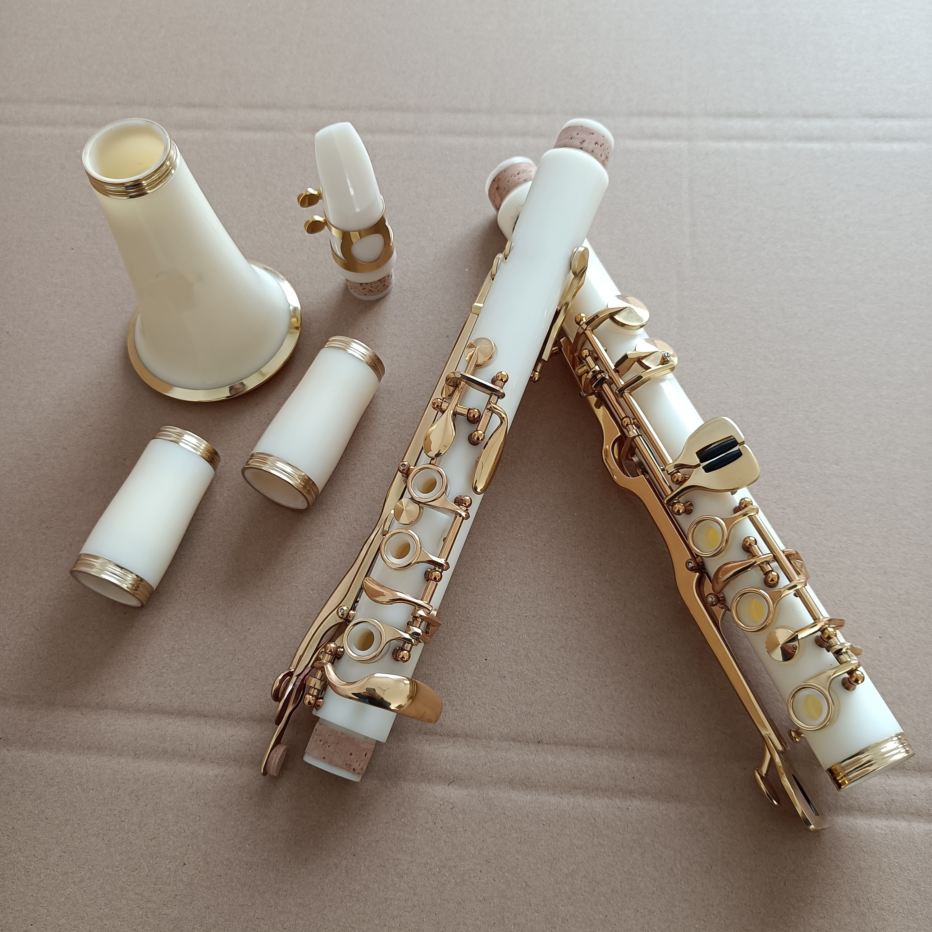 white  clarinet  Bb tone  Lacquered Gold  clarinet 18 keys  20 key clarinet  suitable for  beginners gifts Germany