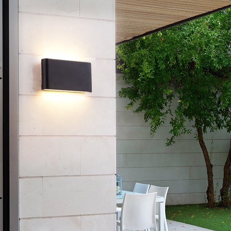 Up and down wall lamp 6W  Waterproof Outdoor Garden Porch sconce lighting be in great demand Hot sale no battery Wall-Mounted