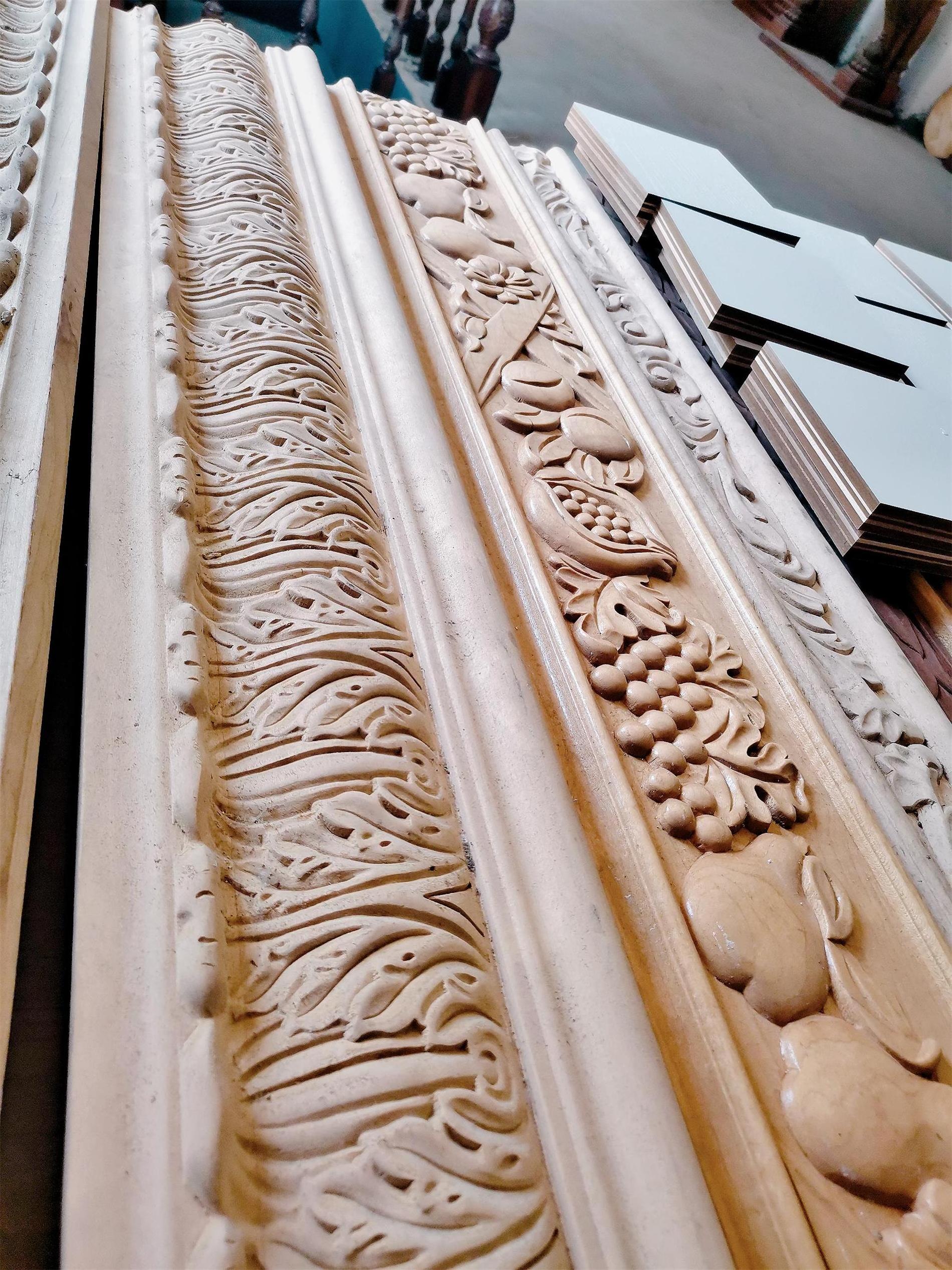 Best Selling CNC Carving 96 Inch Moulding Trim Wooden Chair Rail Wood Moulding For Wall Interior Cornice Trim Molding