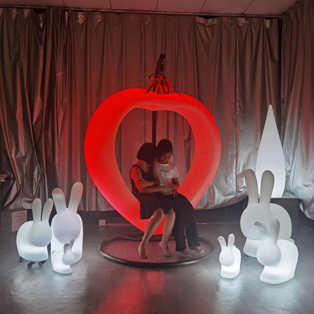 New Design Color Changing Heart Shaped Led Light Up Swing Chair Set Outdoor Garden Park Love Heart Plastic Swing for kids Adults