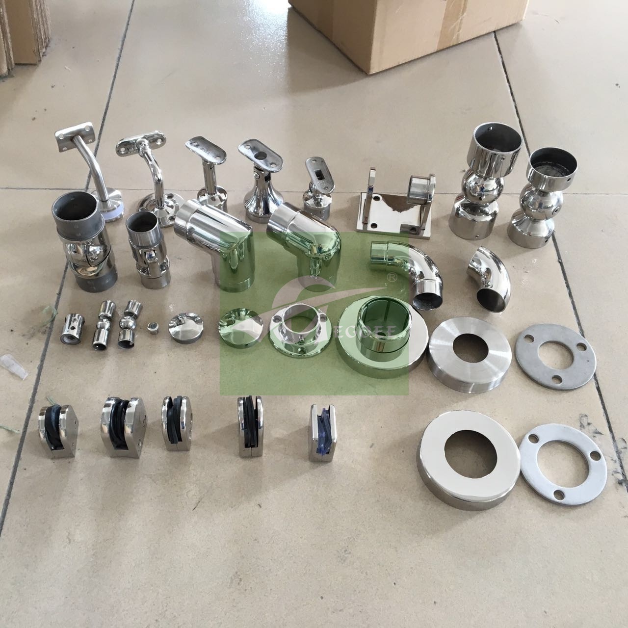 Foshan handrail fittings Factory Balustrade handrail railing accessories 90 degree  elbow pipe connector  stainless rail