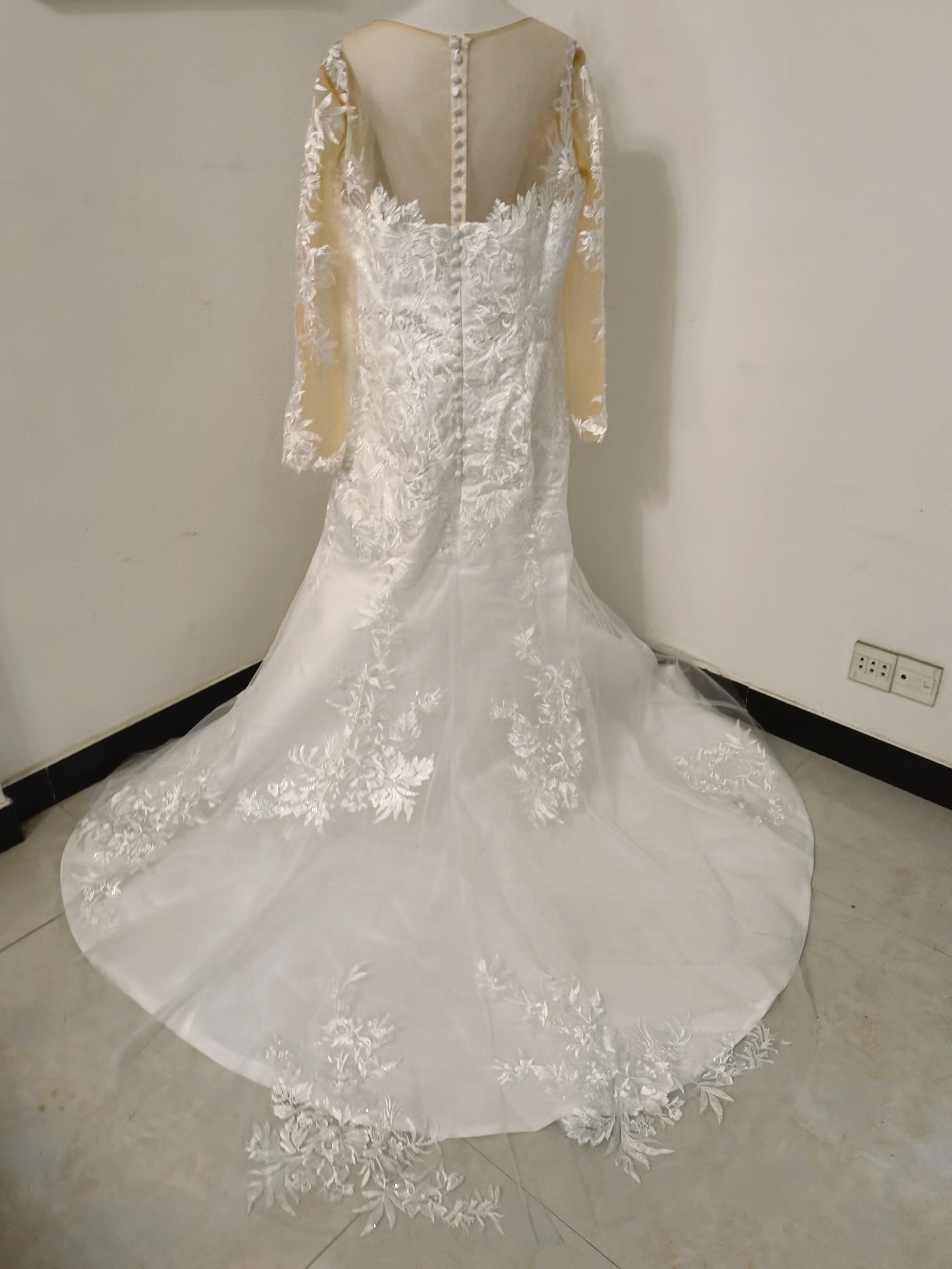 African Wedding Dresses Lace Long Sleeve Round Mermaid Bridal Wedding Dress with Detachable Overskirt Neck Custom Made