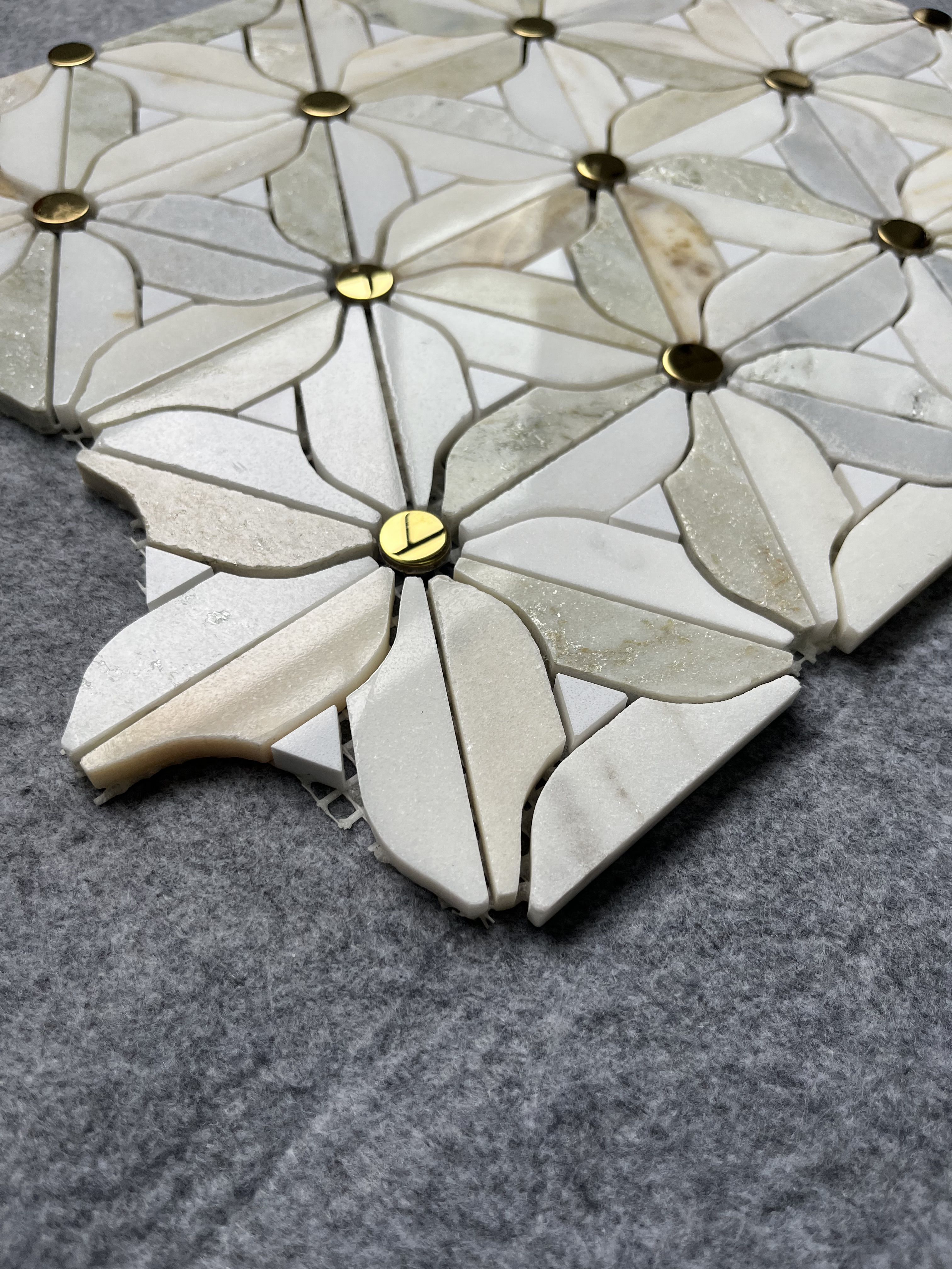 European Style Popular Selling Home Villa Decor Flower White And Gold Mixed Steel and Marble Mosaic Tiles For Shower