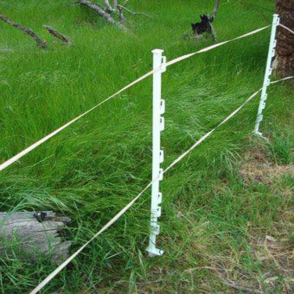 48in White Meadow Tread in Plastic insulating electric fence post