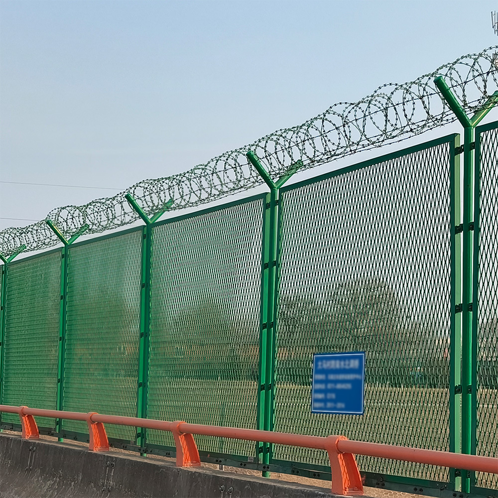 Wholesale prison mesh fence cbt65 bto30 bto-22 roll galvanized concertina razor double strand razor blade barbed wire