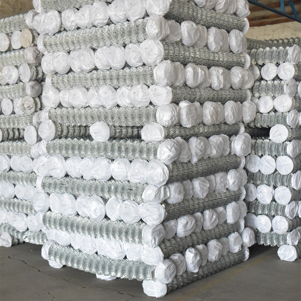 Wholesale pvc coated diamond mesh wire horse fence used chain link fence for sale factory