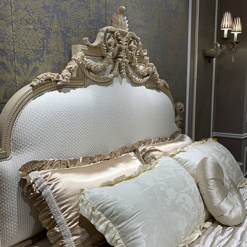 French Antique Style 5 Star Hotel Bedroom Furniture Luxury Royal Master Bed Solid Wood Carved Super King Bed Frame