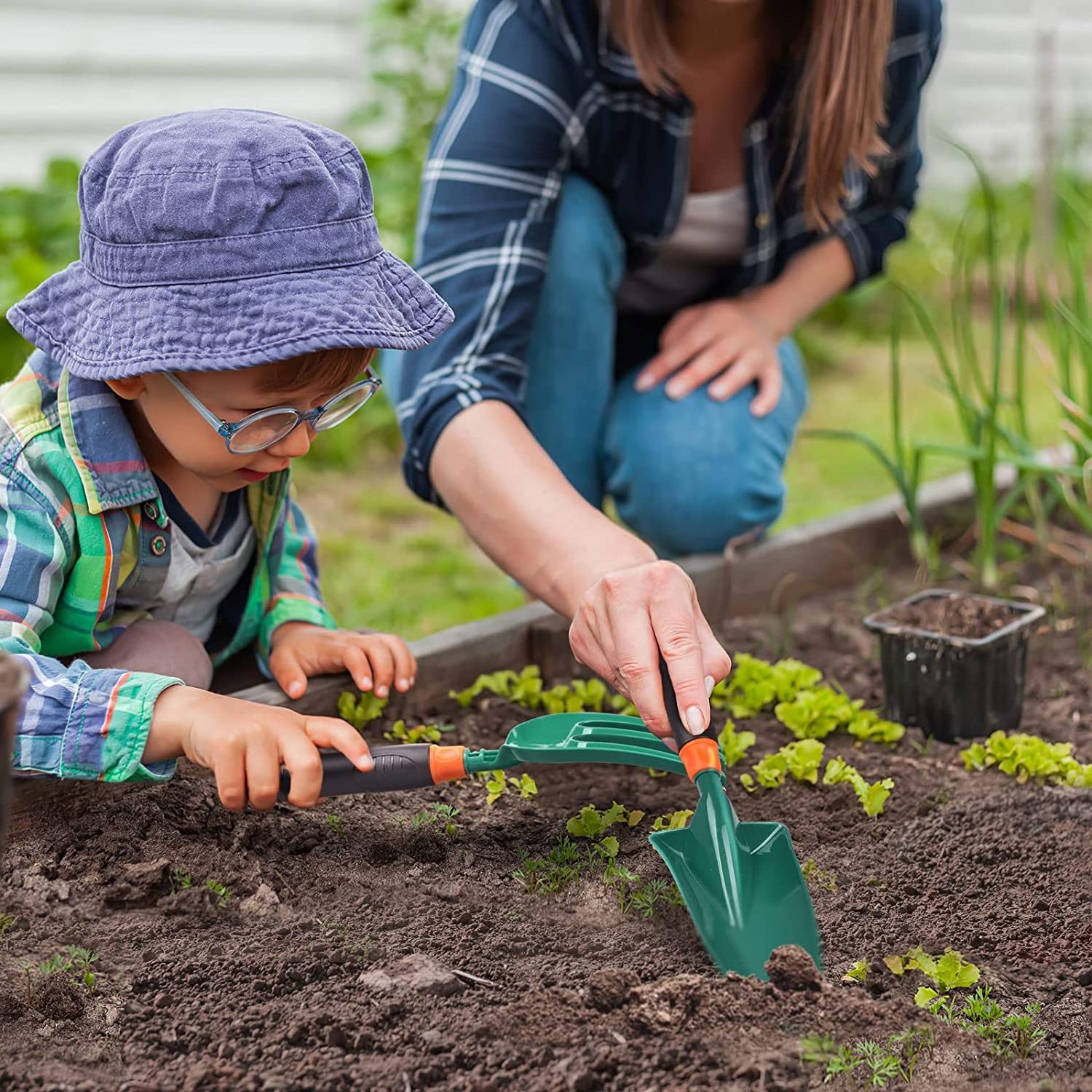 Gardening Set Tool Kit for Kids STEM Includes Tote Bag, Spade, Watering Can, Rake, Fork, Trowel and Gloves