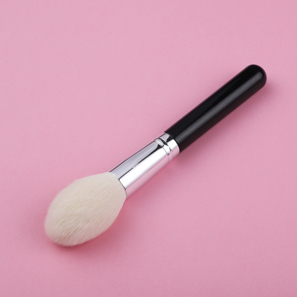 New High Quality Soft Fluffy Vegan Powder Brush Black Silver Custom Logo One Piece Single Cosmetic Brush Wholesale Price