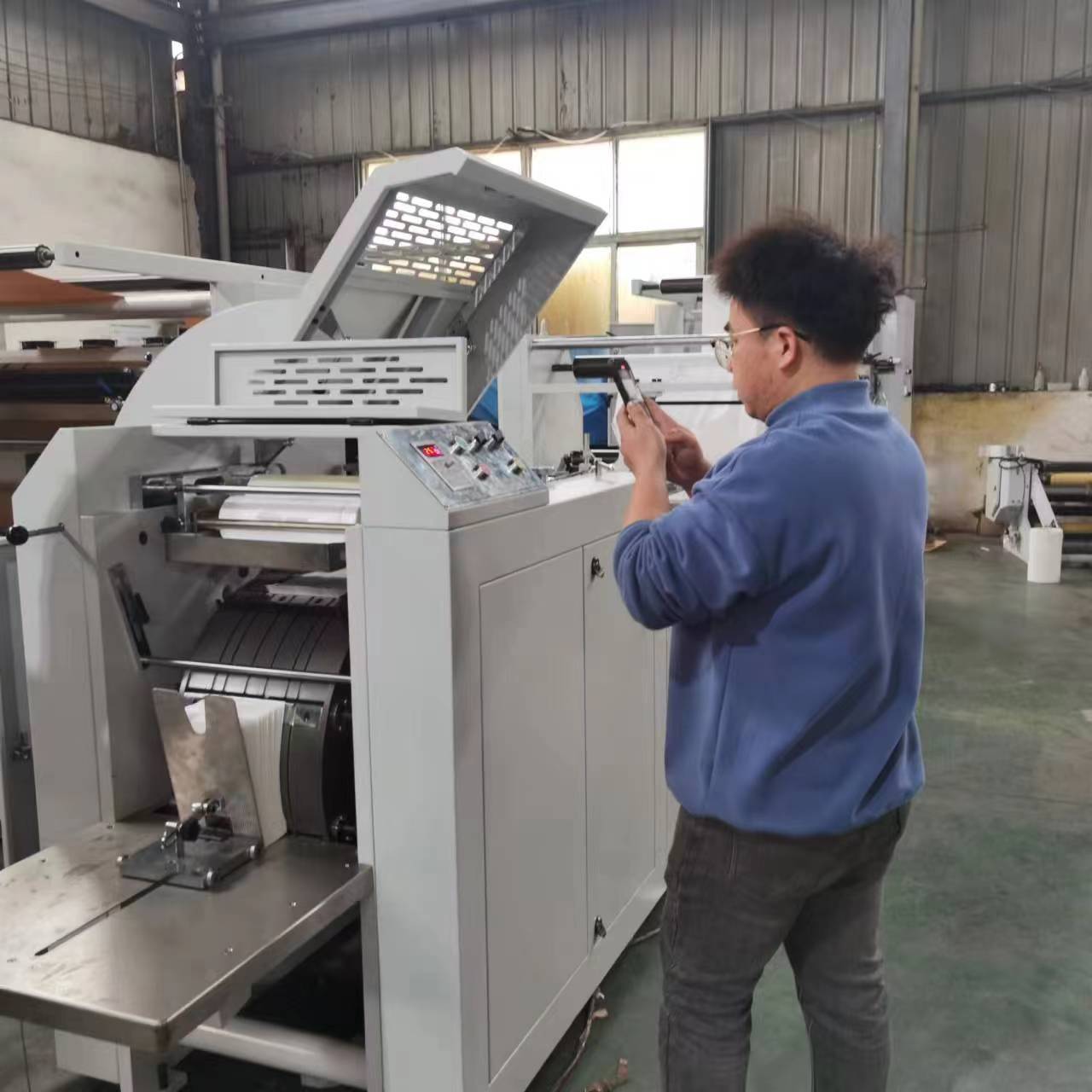 Full automatic sheet feeding paper bag handle making machine paper shopping bag making machine with handles