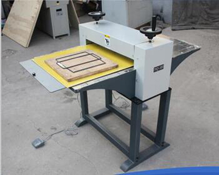 Semi Automatic Flatbed Cardboard Paper Creasing Machine Die Cutting ...