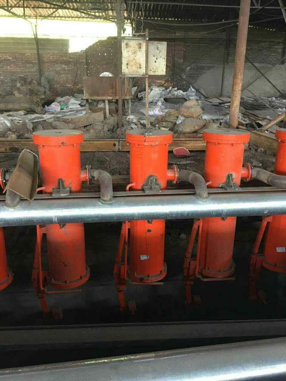 Steel billets vertical casting machine with copper tube inside