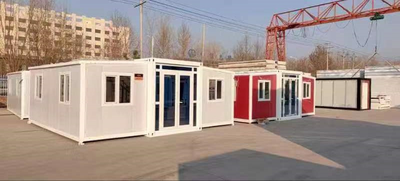 China Prefab modular capsules house /porta cabin two bedroom / 20ft and 40 ft foldable expandable container house for sale