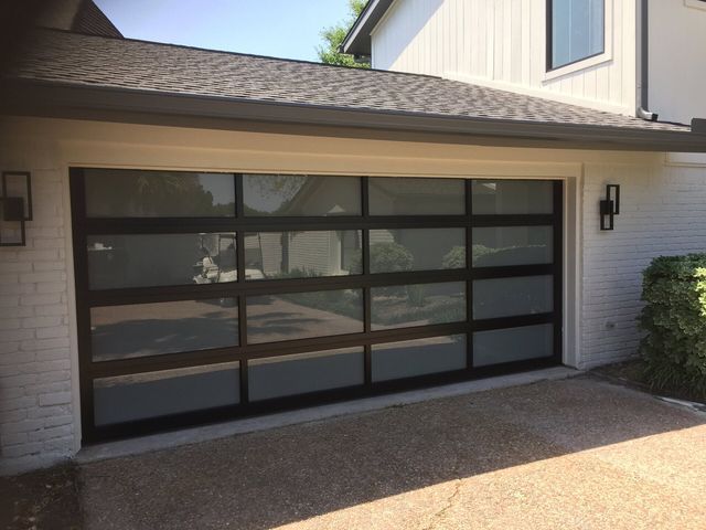 Hot Sale Automatic Contemporary Residential Metal Aluminum Tempered Plexiglass Overhead Garage Doors For Homes