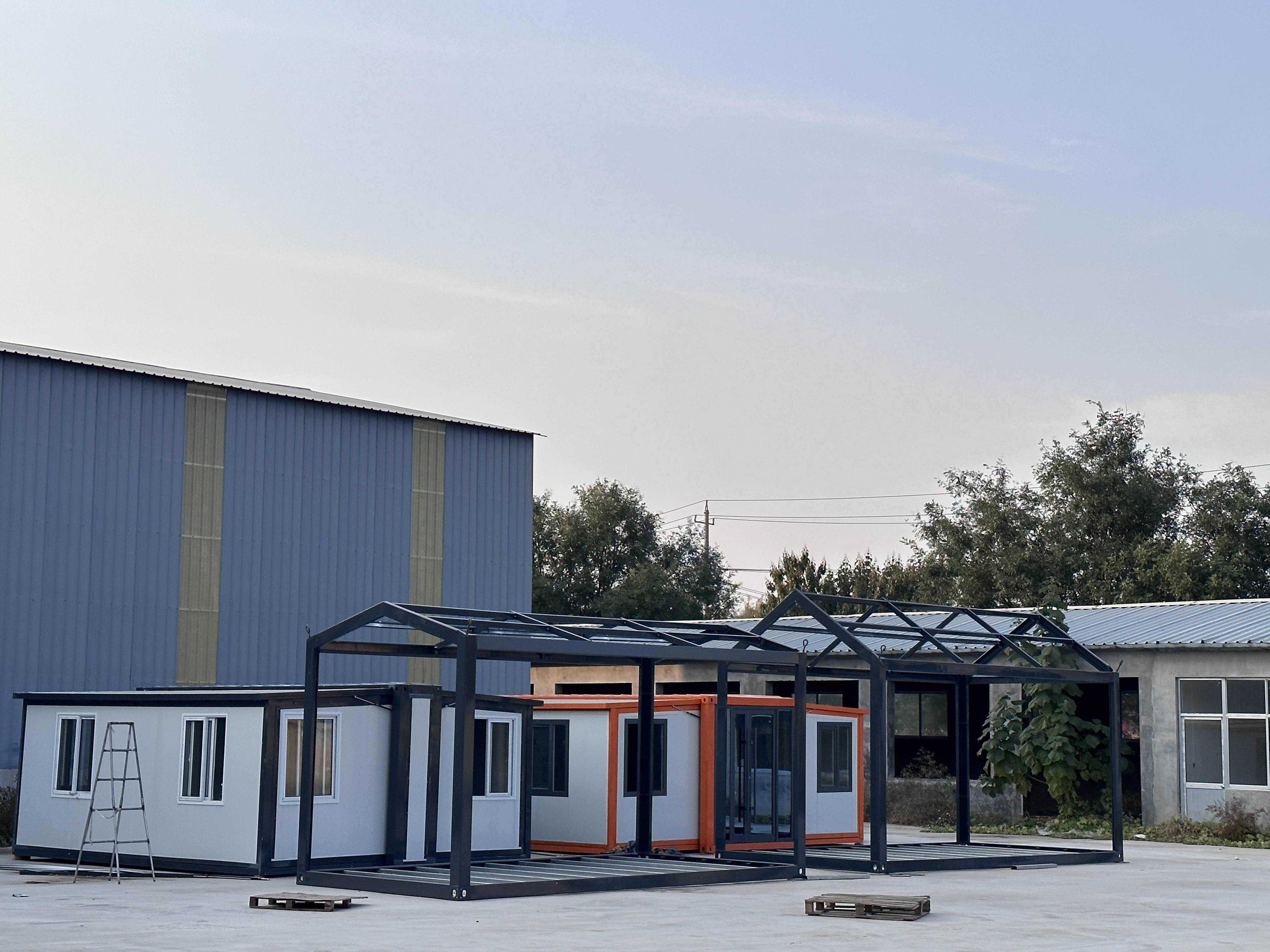 Galvanized Steel Structure Prefabricated House Workshop 20ft Shipping Container Frame