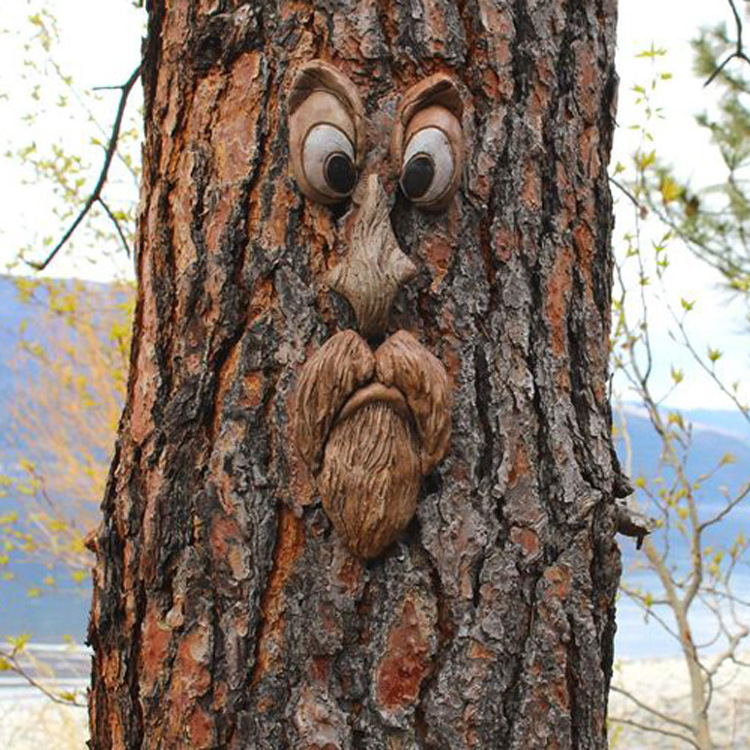 Tree Face Outdoor Statues Old Man Tree Hugger Bark Ghost Decoration Funny Yard Art Garden Decorations for Halloween Easter