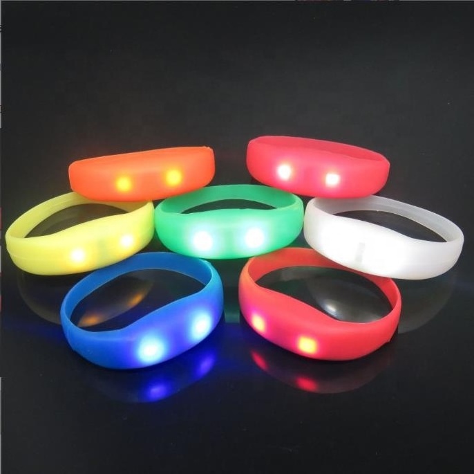 Custom Logo Remote Controlled LED Bracelet DMX Control LED Wristband For Sport Event