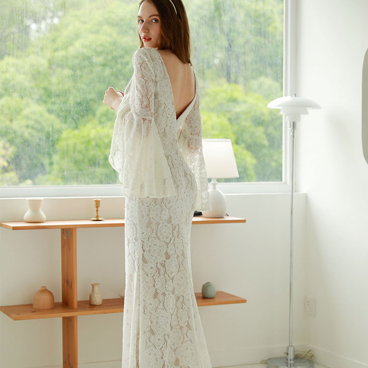 Custom New Arrival Lace  tail appliqued ivory deep v ruffle vintage  Long Sleeve Prom Long Ball Bridal Gowns Wedding Dress