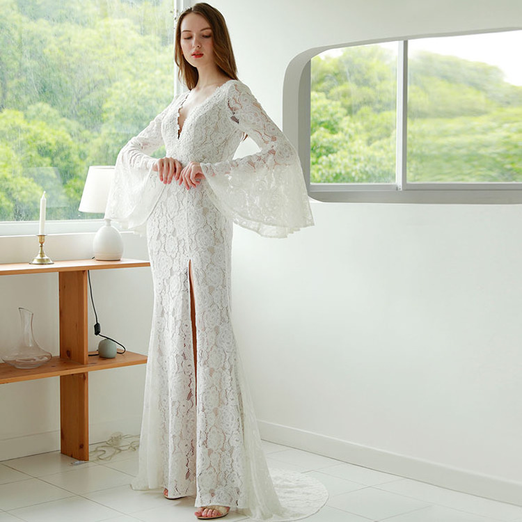 Custom New Arrival Lace  tail appliqued ivory deep v ruffle vintage  Long Sleeve Prom Long Ball Bridal Gowns Wedding Dress