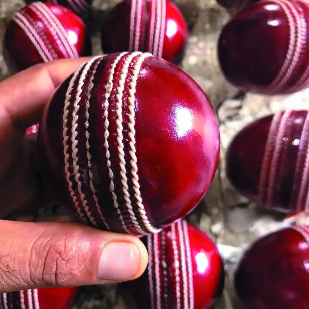 Custom Logo Cricket Tape Hard Ball Wholesale Hand Stitched 50 Overs High Premium Quality Leather Bowling Machine Balls