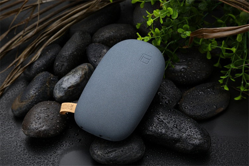 Wholesale Mini Portable 10400 MA Stone Charging Treasure Cobble Small Cartoon Mobile Power Bank Gift