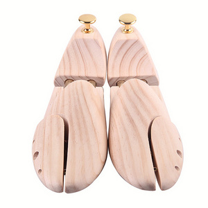 wholesale New Southwest Pine Wood Shoe Support shoe tree logo crep adjustable rack metal spring custom wood men shoe trees