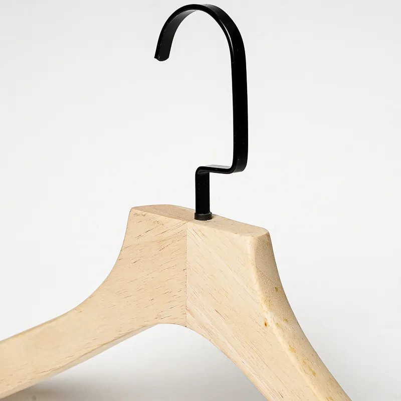 Hot Sale Non-Slip Wooden Coat Hangers Wood Clothes Hangers for Garment Display Clothes Wood Anti Slip