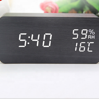 new arrival LCD backlight table alarm clock with temperature calenar radio clock alarm digital with USB charger