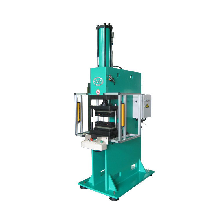 EEC04 press for the manufacture of fasteners and orbital-riveting machine