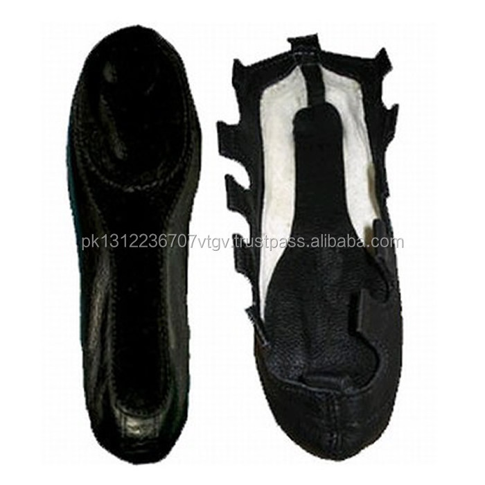 High-quality men's football shoes youth training student foot boots Irish Hard/Jig Shoes. Irish soft / Ghillies Pomp Shoes.