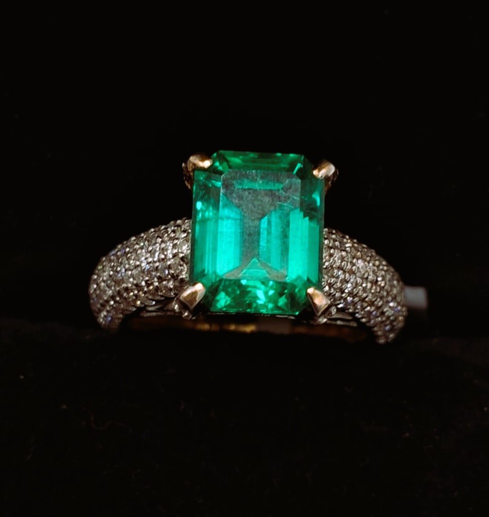 New Design Colombian Cut Finger Ring with 14kt18kt Yellow Gold Fine Jewelry Lab Grown Emerald Ring for Women