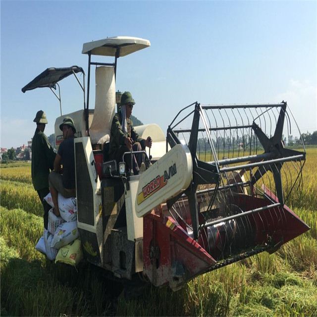 CHINA HIGH QUALITY LOVOL RG50 RICE COMBINE HARVESTER FOR SALE