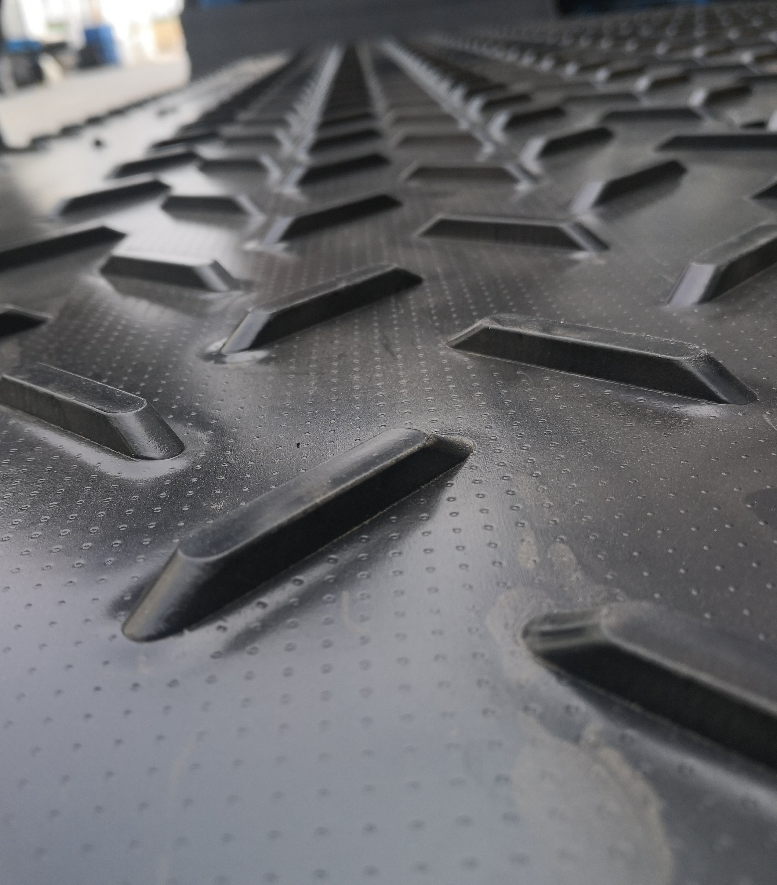 Wear resistant interlocking HDPE Heavy Duty Excavator Oil Drilling Rig Mats Plastic Access Mat Ground Protection Mats