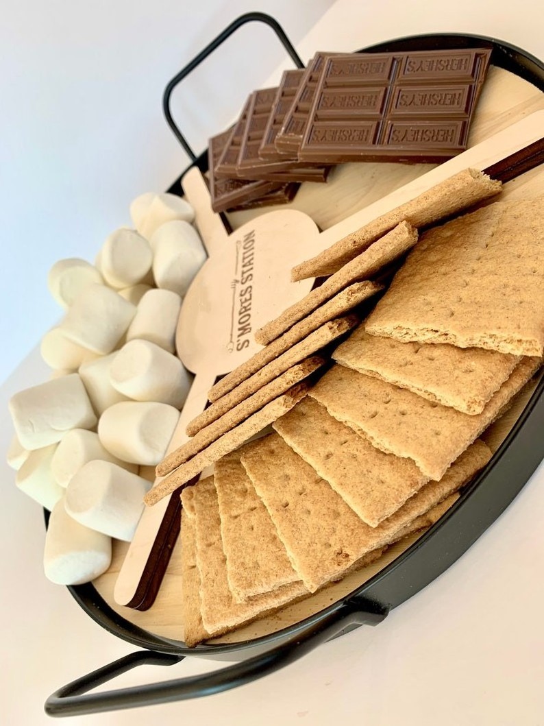 Wooden S'Mores Tray Station,S'mores Caddy Organizer for Tabletop Smores Bar Holder Box Serving Tray Storage