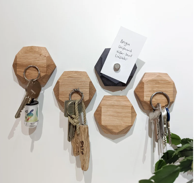 Popular Wall Mounted Magnetic Key Holder Home Decor Key Board Key Ring Magnet Wood Oak Gift Idea Honeycomb Magnet Key Holder