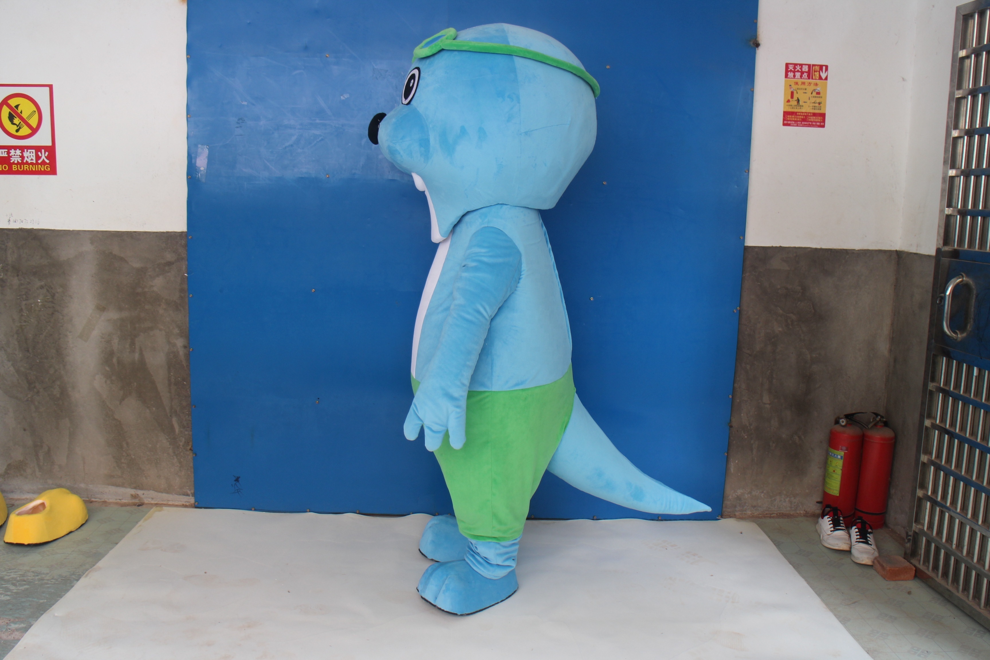 Guangzhou Hot Selling adults Size Cartoon Lovely professional sea lion dog mascot costume for Amusement park