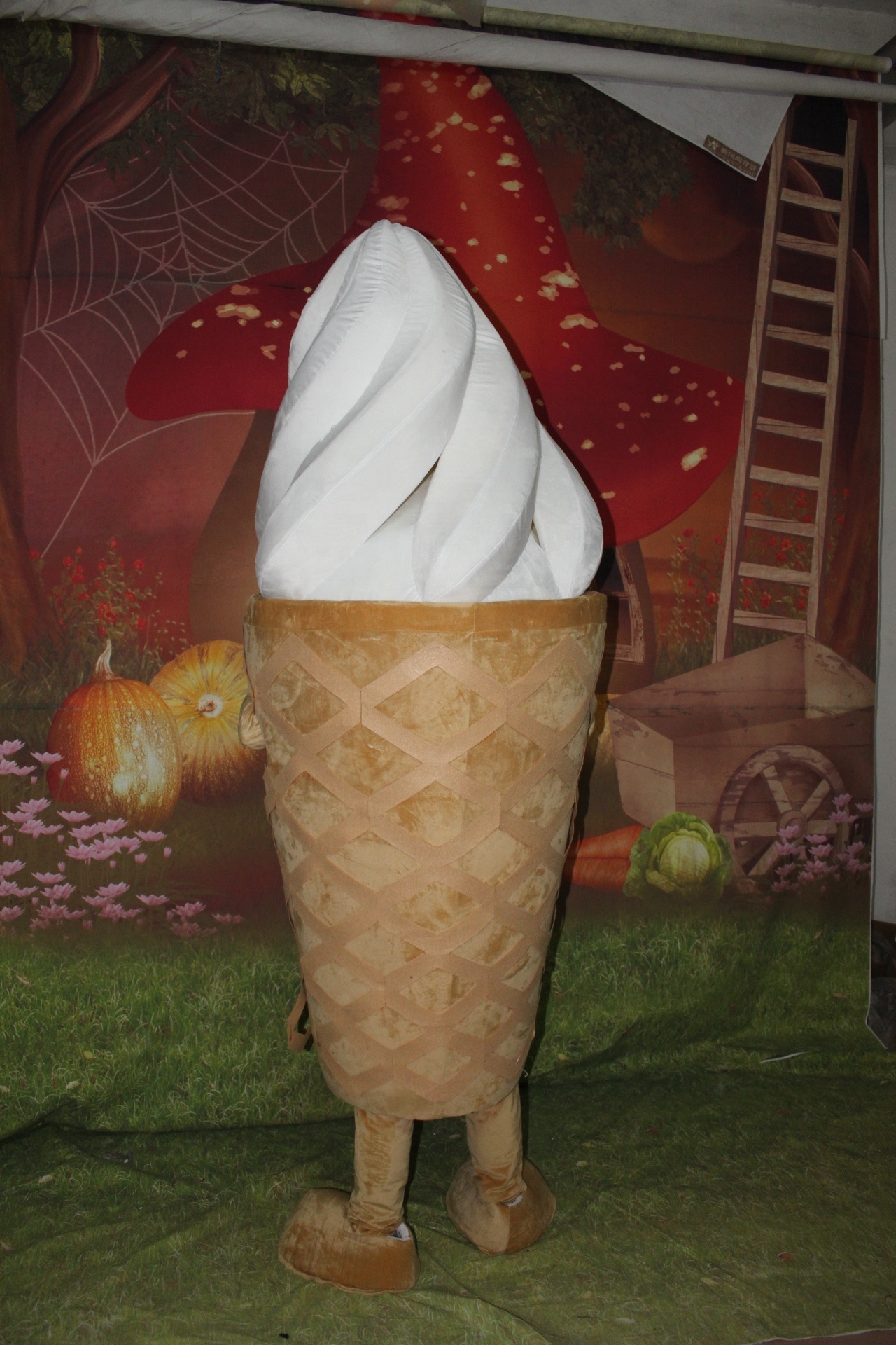 Enjoyment CE brown and white ice-cream mascot costume used mascot costumes for sale